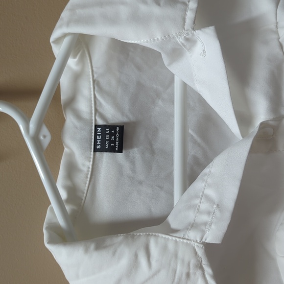 Button Up Cropped Top - Picture 3 of 4